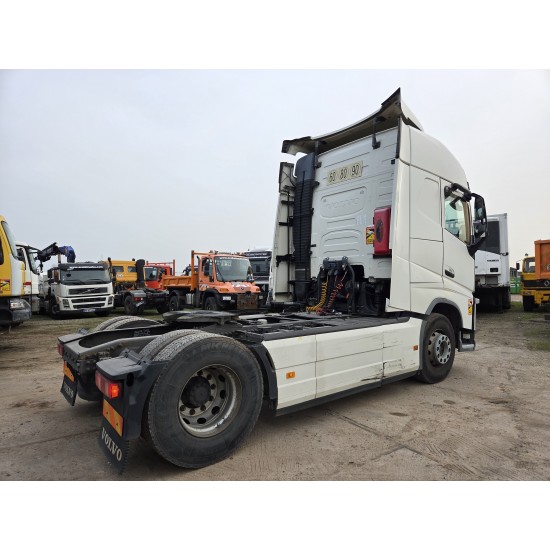 VOLVO FH 500 4X2 TRACTOR UNIT 2 TANKS VEB+