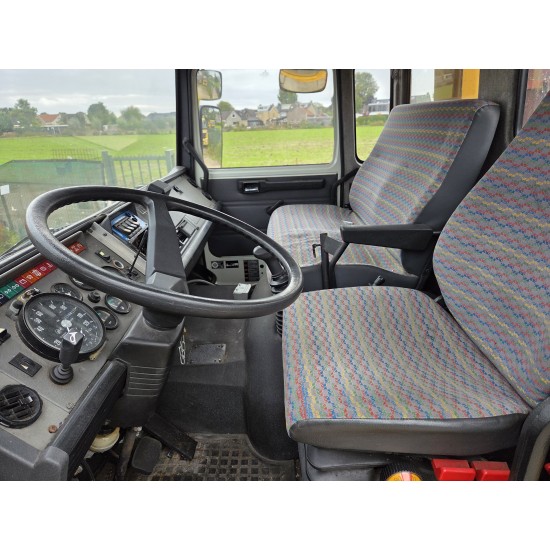 RENAULT M170 4x4 TRACTOR UNIT FULL SPRING SUSPENSION VERY LOW MILEAGE RENAULT M170 4x4 TRACTOR UNIT FULL SPRING SUSPENSION VERY LOW MILEAGE