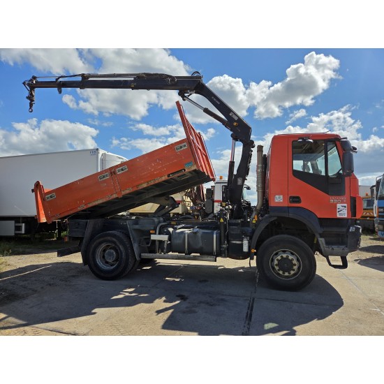 IVECO TRAKKER 330 AD190T33 4X4 TIPPER CRANE HIAB 099 ES-2 IVECO TRAKKER 330 AD190T33 4X4 TIPPER CRANE HIAB 099 ES-2