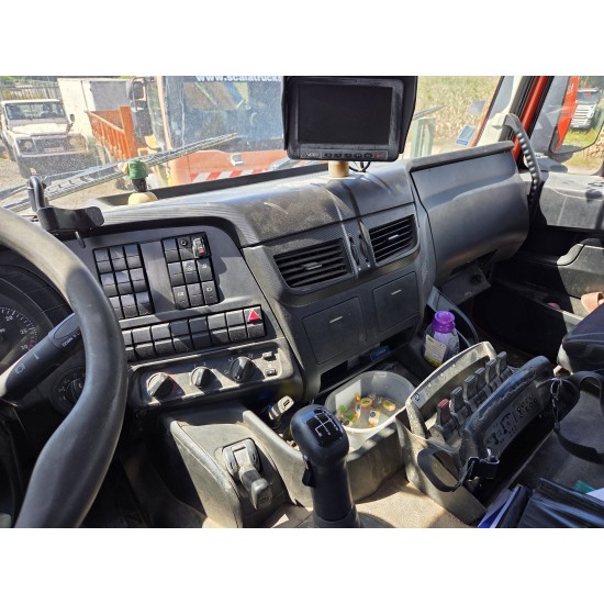 IVECO TRAKKER 330 AD190T33 4X4 TIPPER CRANE HIAB 099 ES-2 IVECO TRAKKER 330 AD190T33 4X4 TIPPER CRANE HIAB 099 ES-2