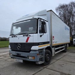 MERCEDES ACTROS 1831 4X2 CLOSED BOX