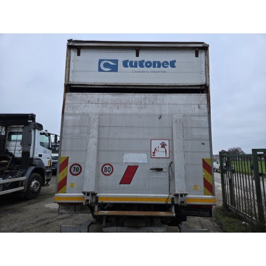 MERCEDES ACTROS 1831 4X2 CLOSED BOX