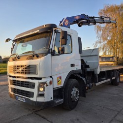 FM 300 FLATBED 4X2 PM 16 TON CRANE YEAR 2011