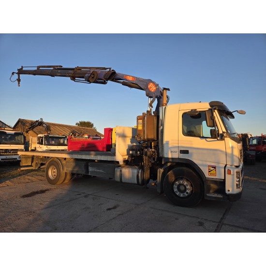FM 300 FLATBED 4X2 PM 16 TON CRANE YEAR 2011