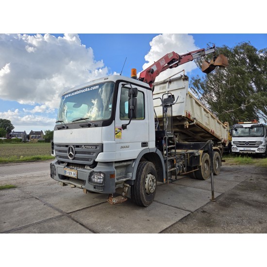 Mercedes Actros 3332 6x4 2-Side Tipper Manual Gearbox HMF 14t Crane