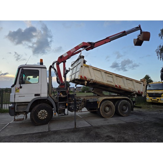 Mercedes Actros 3332 6x4 2-Side Tipper Manual Gearbox HMF 14t Crane