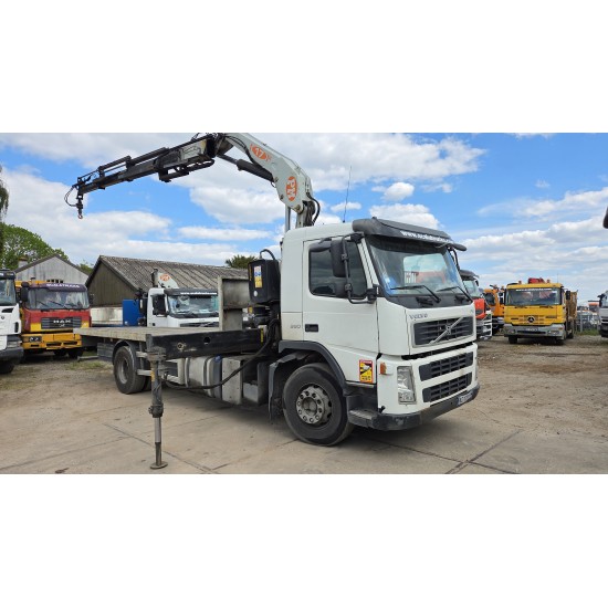 VOLVO FM 330 FLATBED 4X2 PM 17 LC 17 TON VOLVO FM 330 FLATBED 4X2 PM 17 LC 17 TON