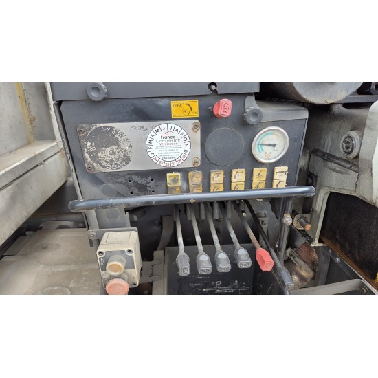 VOLVO FM 330 FLATBED 4X2 PM 17 LC 17 TON VOLVO FM 330 FLATBED 4X2 PM 17 LC 17 TON