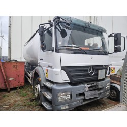 Mercedes Axor 1829 gastank 19.410L **Engine defect**