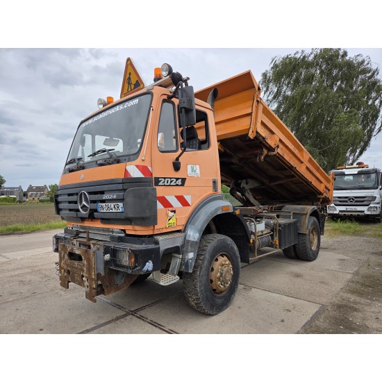 MERCEDES 2024AK 4x4 TIPPER