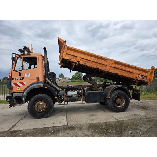 MERCEDES 2024AK 4x4 TIPPER