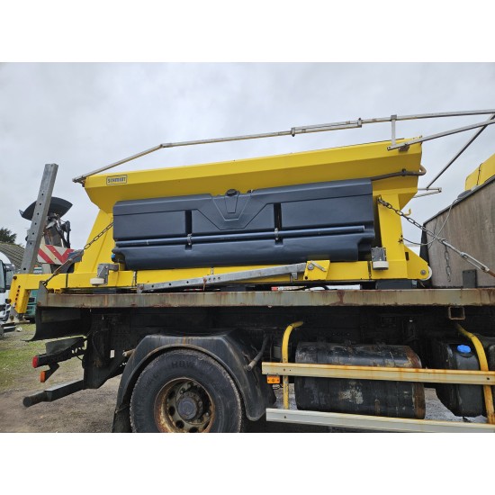 Renault Kerax 450 4x4 Salt spreader Gritter