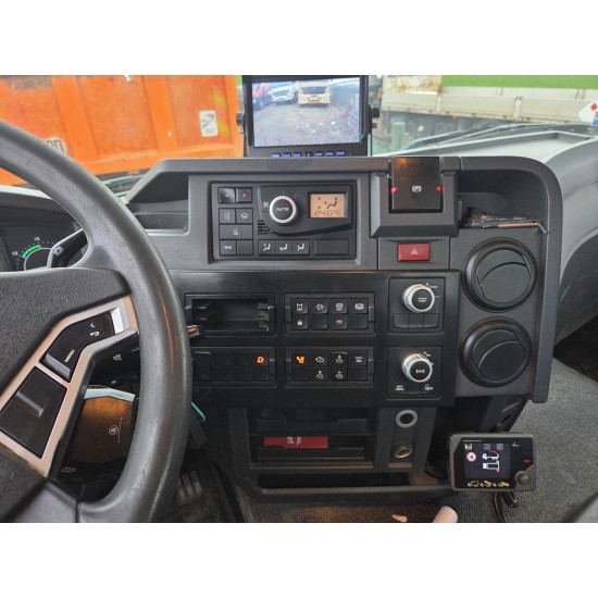 RENAULT C 380 6X4 FLATBED CRANE PALFINGER PK 18002-EH B