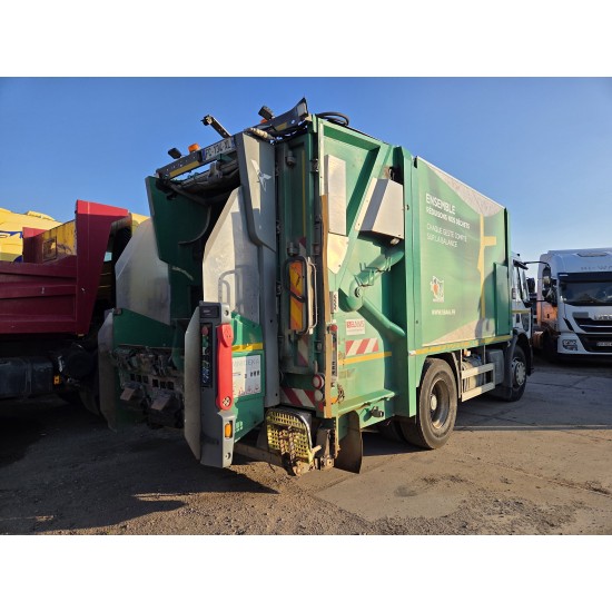 Renault D19 320 Garbage Truck Semat