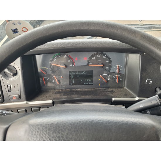 VOLVO FM 400 2009 EURO 5 MANUAL GEARBOX CURTAIN SIDES VOLVO FM 400 2009 EURO 5 MANUAL GEARBOX CURTAIN SIDES