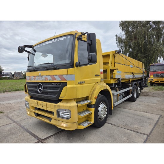 MERCEDES AXOR 2533 6X2 CHASSIS LOW MILEAGE