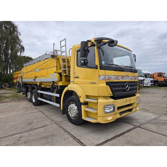 MERCEDES AXOR 2533 6X2 CHASSIS LOW MILEAGE
