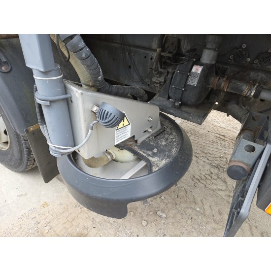 MERCEDES AXOR 2533 6X2 CHASSIS LOW MILEAGE