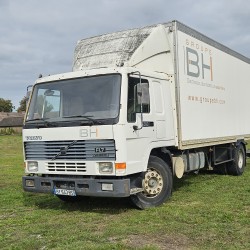Volvo FL7 260 closed box