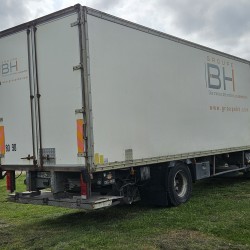 Volvo FL7 260 closed box