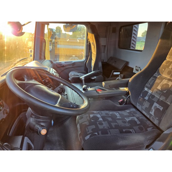 MERCEDES ACTROS 1836 4X4 TIPPER possible to buy with salt spreader