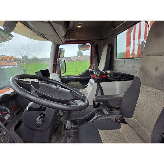 Renault Kerax 430 8X4 Flatbed Crane Palfinger PK26002EH 26 ton 5 Extensions *Retarder Renault Kerax 430 8X4 Flatbed Crane Palfinger PK26002EH 26 ton 5 Extensions *Retarder