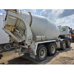Mercedes 3241 concrete mixer truck 8x4 9m3