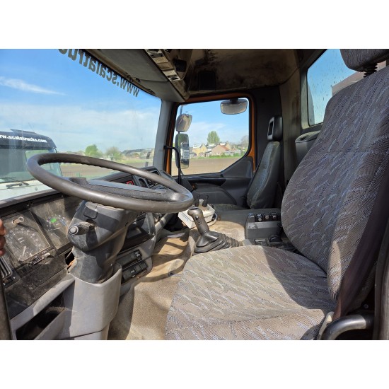 Renault Kerax 340 4x4 Tipper Manual Gearbox Mechanical pump Pompe Mecanique Renault Kerax 340 4x4 Tipper Manual Gearbox Mechanical pump Pompe Mecanique