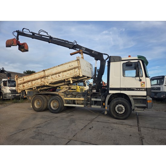 MERCEDESA CTROS 3335 6X4 TIPPER CRANE HIABF144 B
