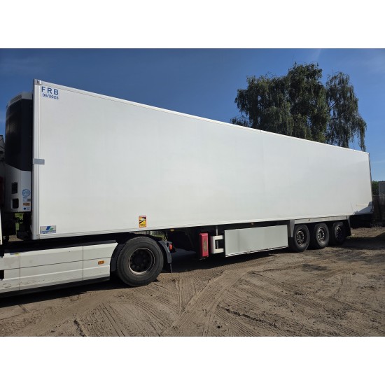 FRUHEAUF FST4 REFRIGERATED SEMITRAILER 3 AXLE MEAT RAILS THERMOKING SLX E 300 30 FRUHEAUF FST4 REFRIGERATED SEMITRAILER 3 AXLE MEAT RAILS THERMOKING SLX E 300 30