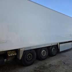 FRUHEAUF FST4 REFRIGERATED SEMITRAILER 3 AXLE MEAT RAILS THERMOKING SLX E 300 30