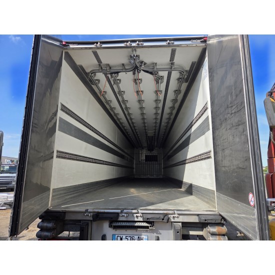FRUHEAUF FST4 REFRIGERATED SEMITRAILER 3 AXLE MEAT RAILS THERMOKING SLX E 300 30 FRUHEAUF FST4 REFRIGERATED SEMITRAILER 3 AXLE MEAT RAILS THERMOKING SLX E 300 30